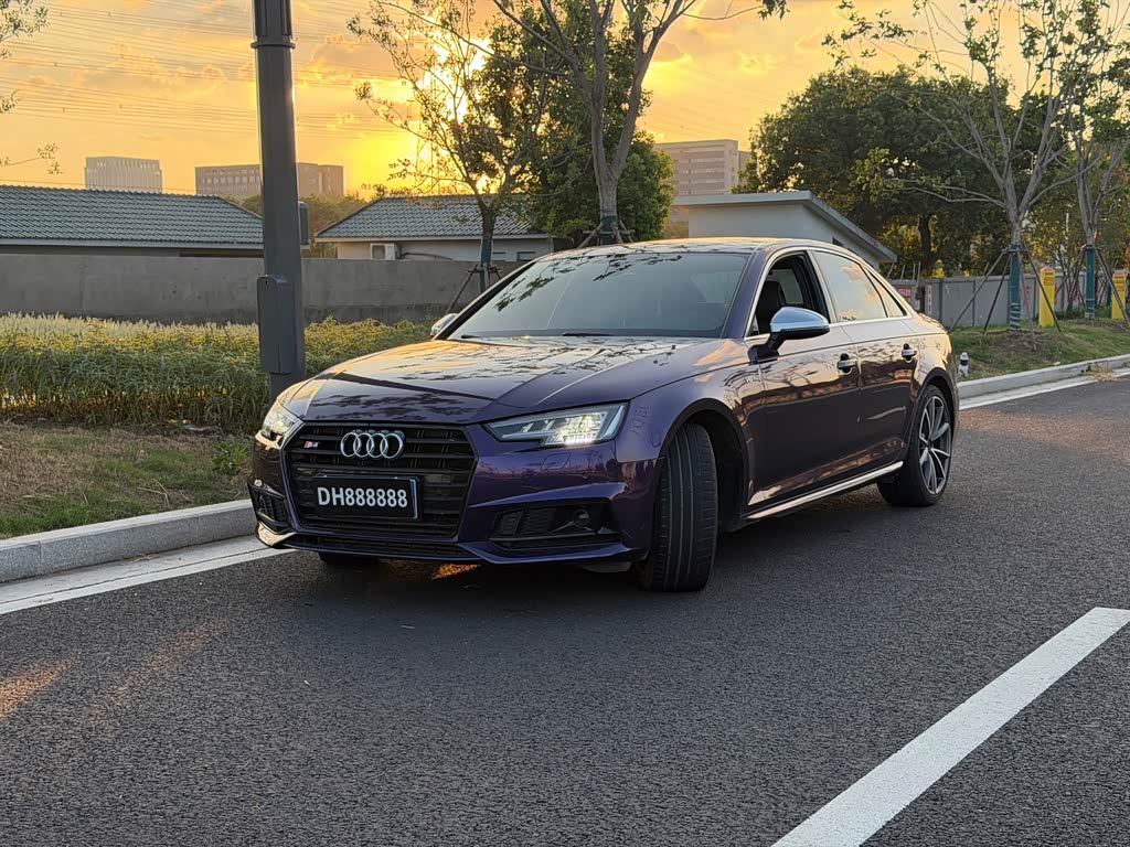 Audi S4