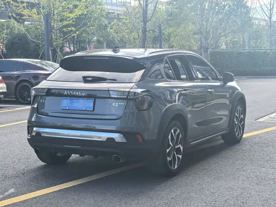 Lynk & Co 02
