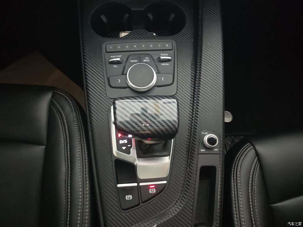 Audi A4L, 2018 14