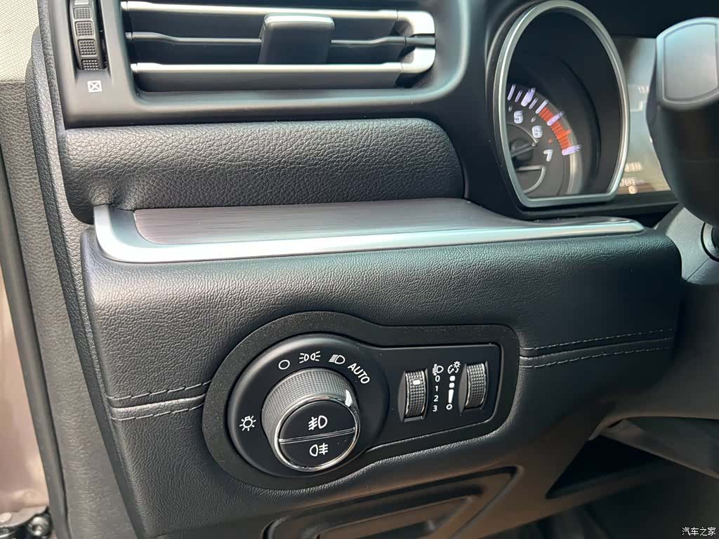 Jeep V, 2019 8