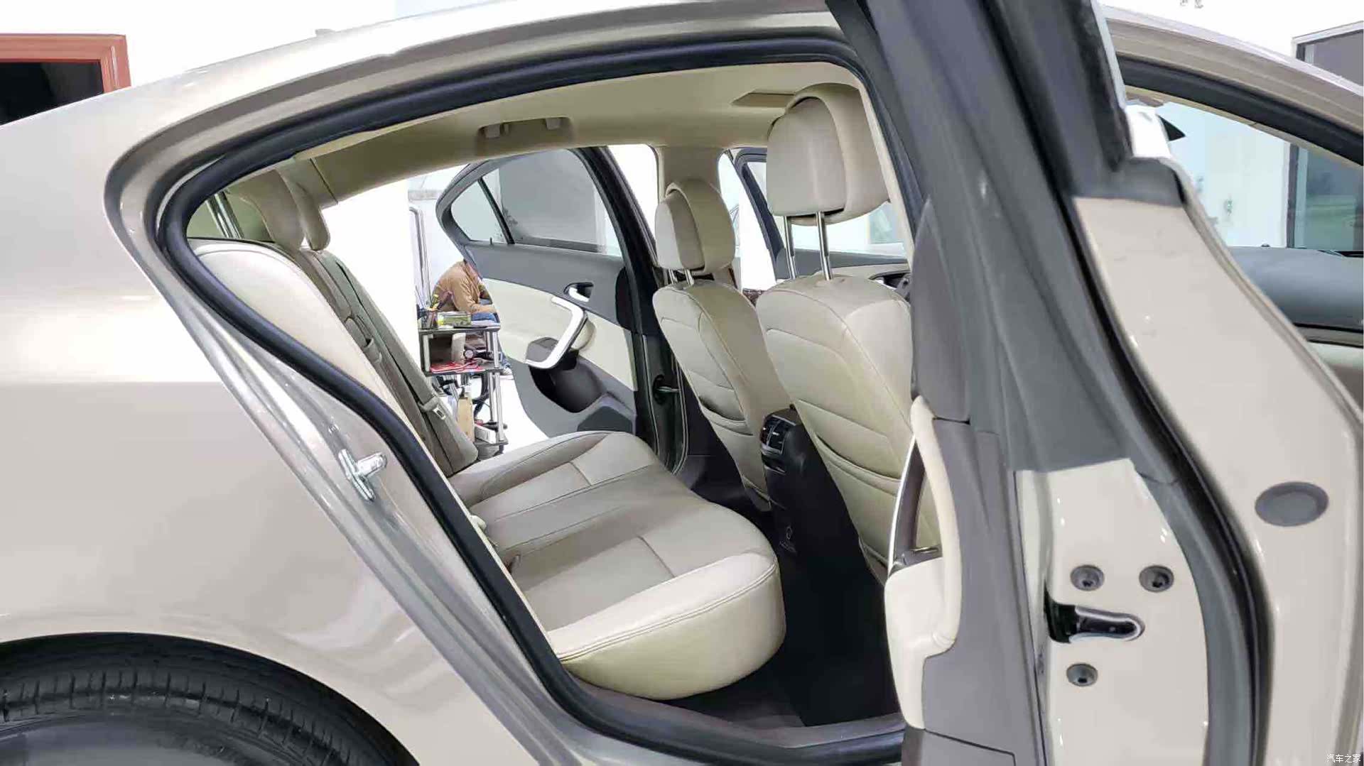 Buick Regal, 2011 7