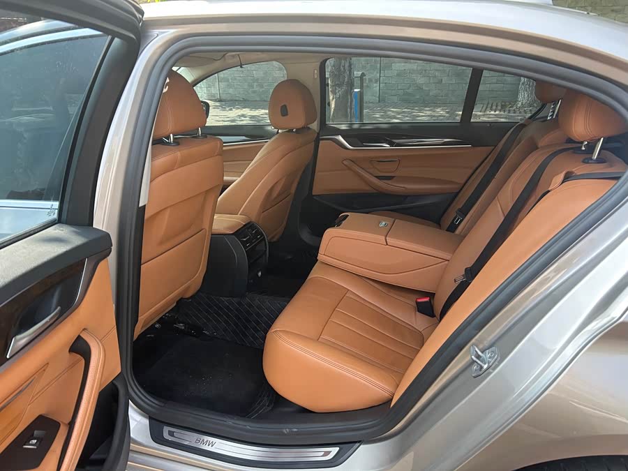 BMW 5 Series 2017, фото 7