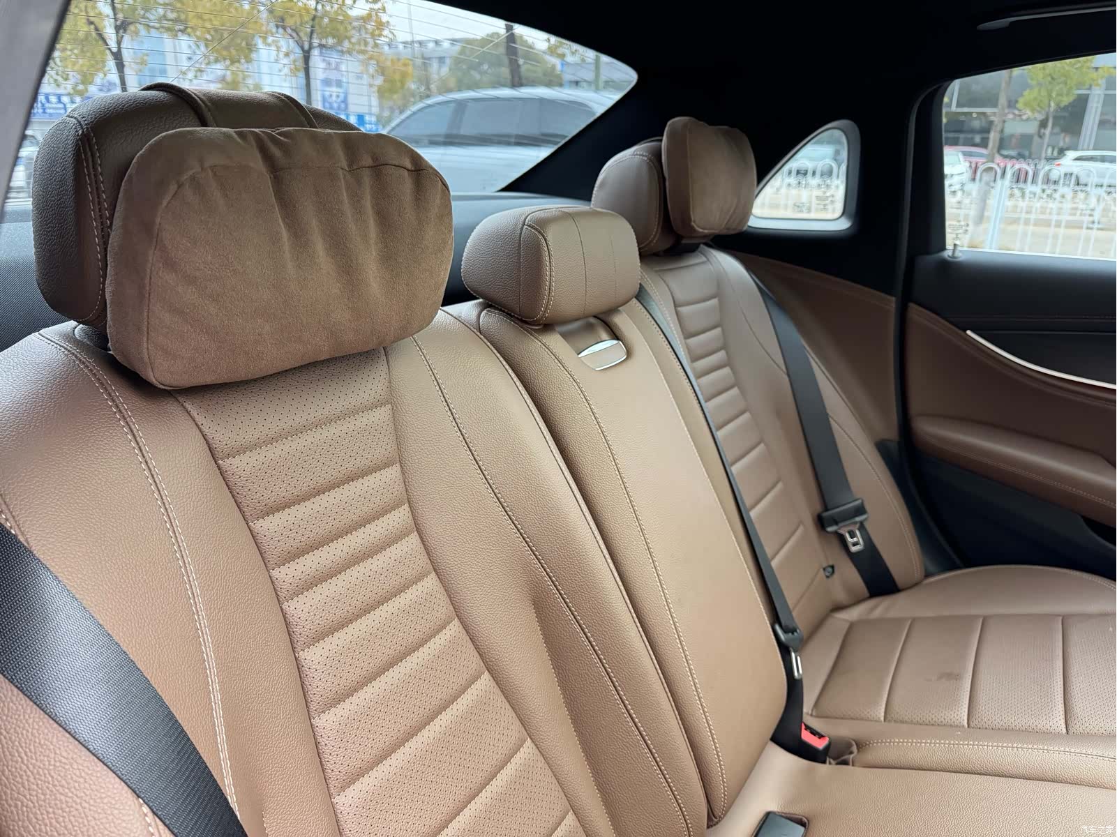 Mercedes-Benz E-Class, 2023 25