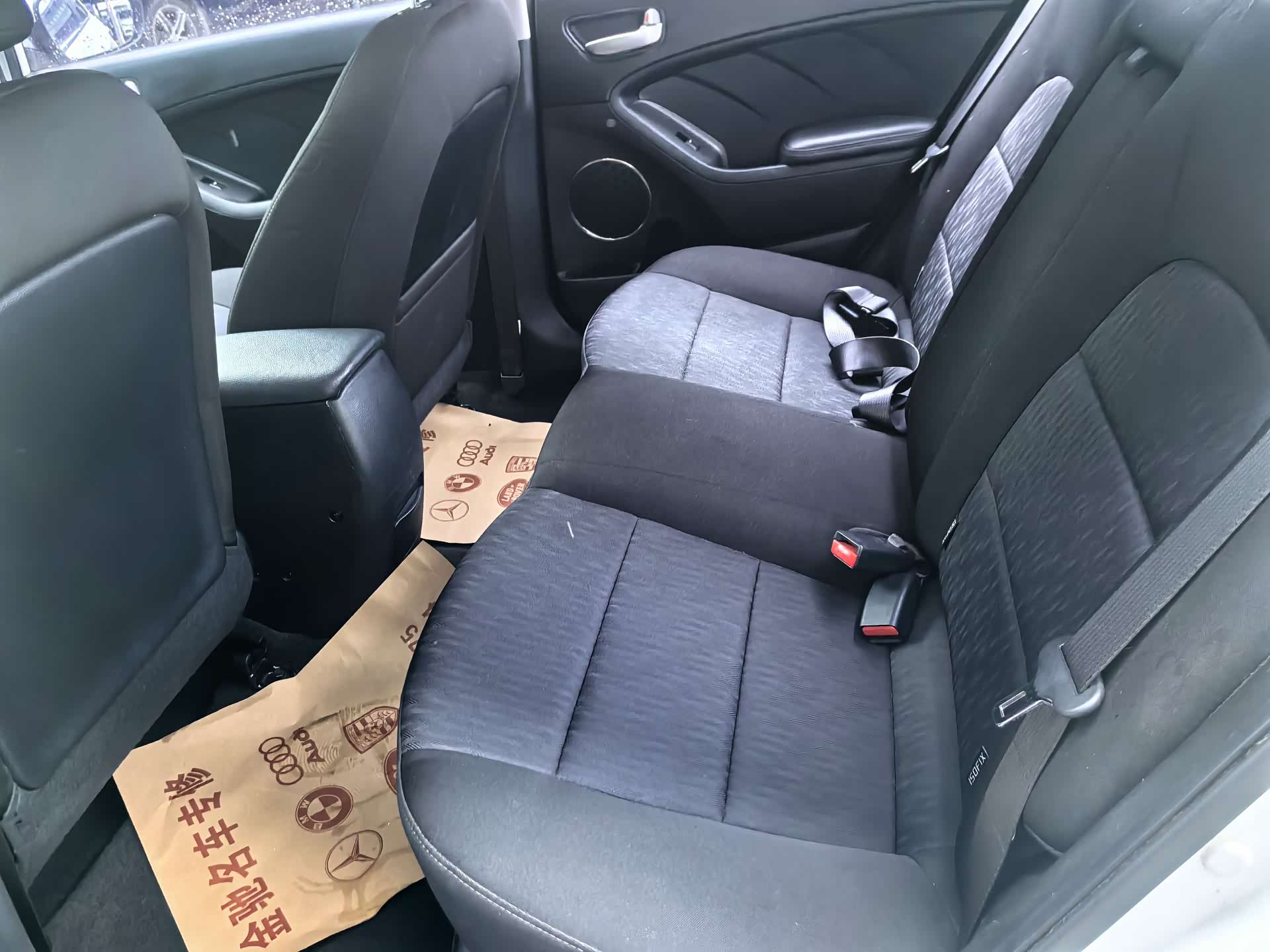 Kia K3, 2013 8