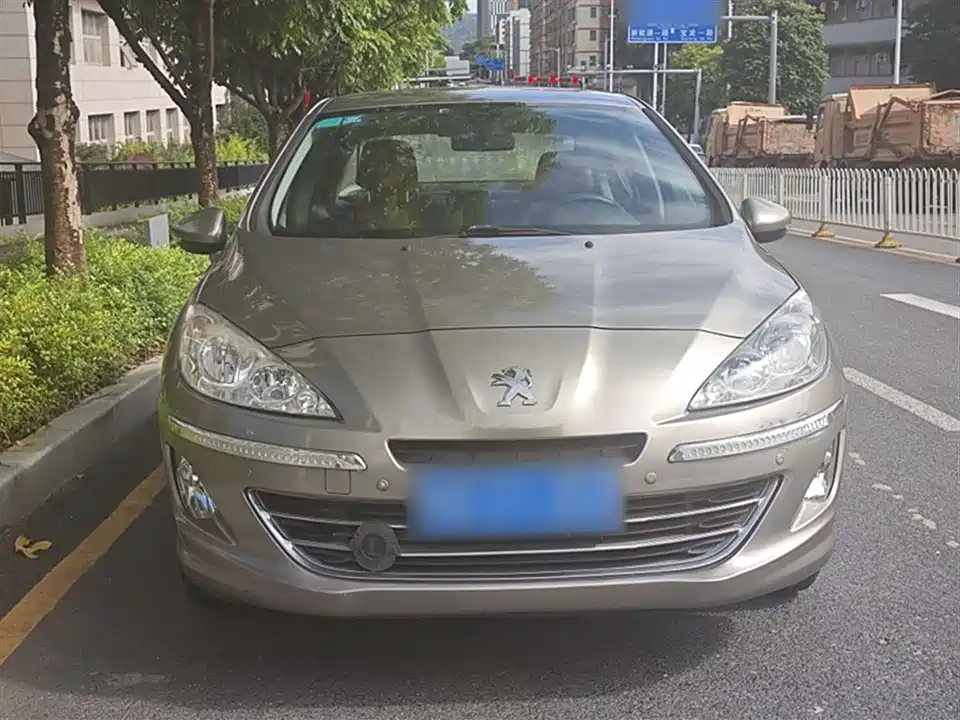 Peugeot 408