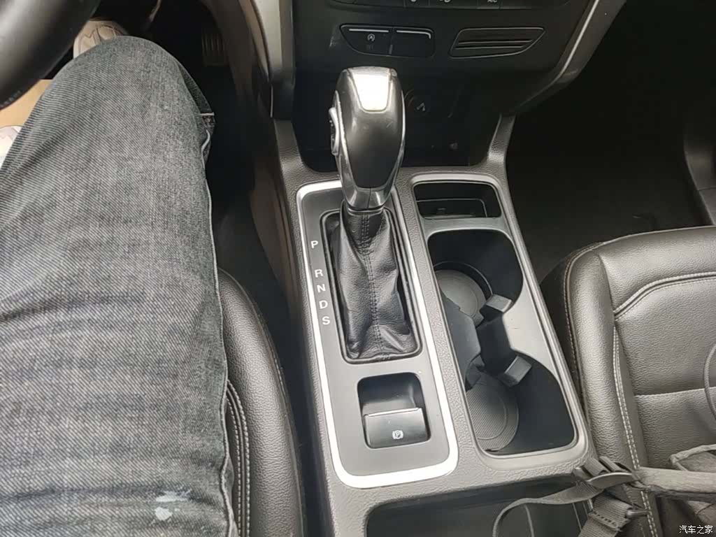 Ford Kuga, 2018 10