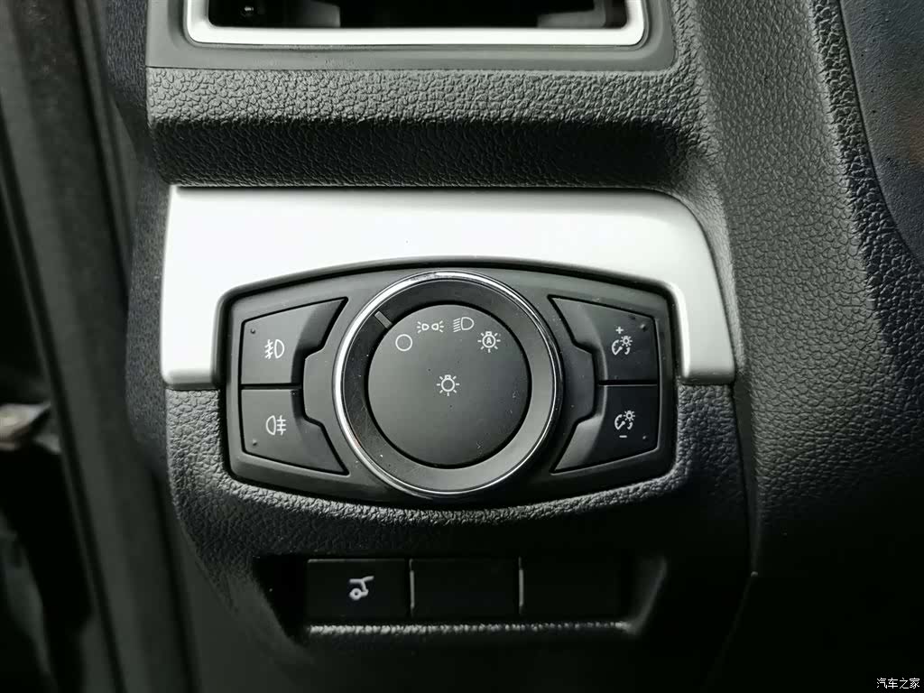 Ford Explorer, 2018 21