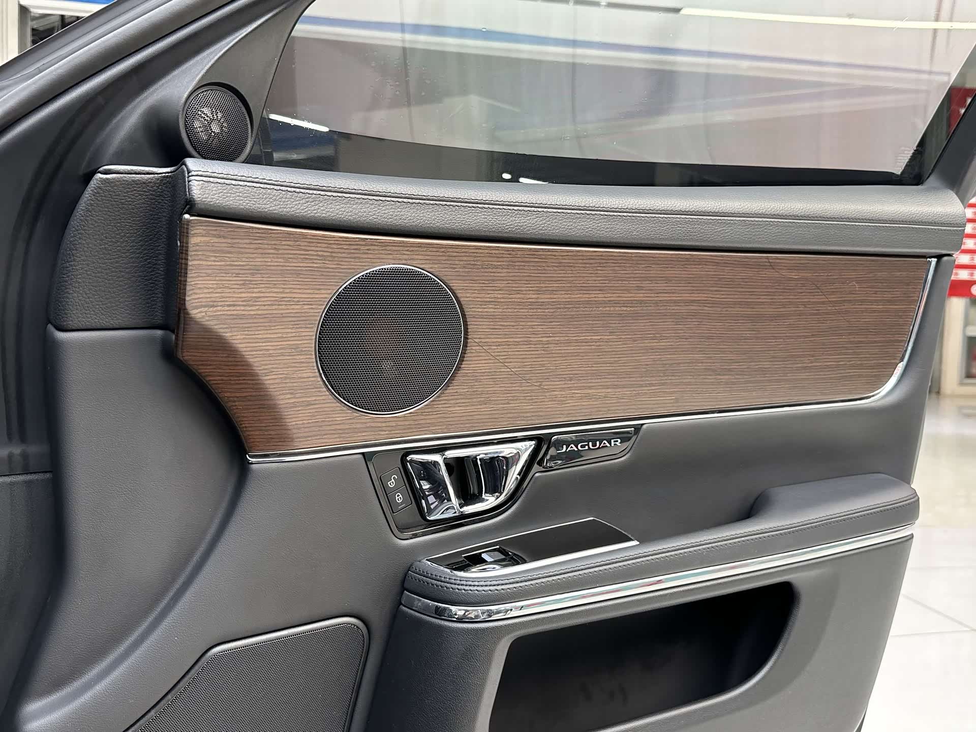 Jaguar XJ, 2018 17