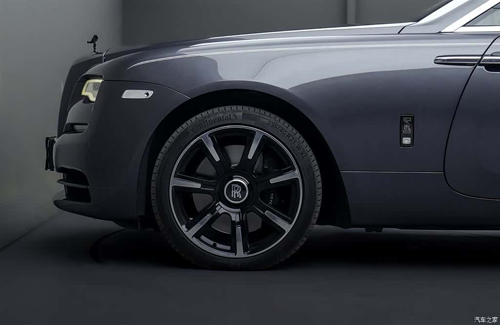 Rolls-Royce Wraith, 2017 все фото