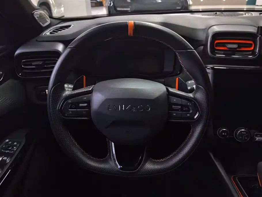 Lynk & Co 02 Hatchback