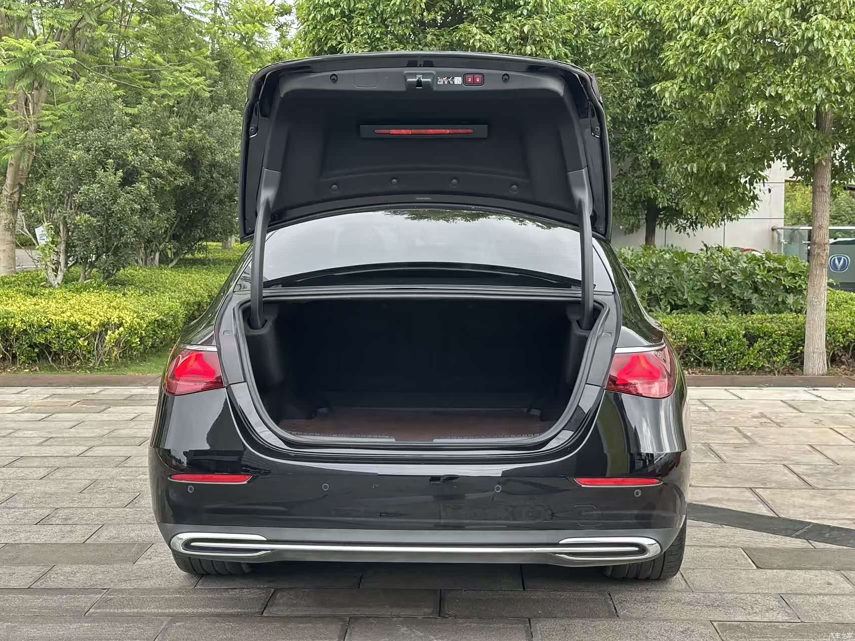 Mercedes-Benz E-Class, 2025 22