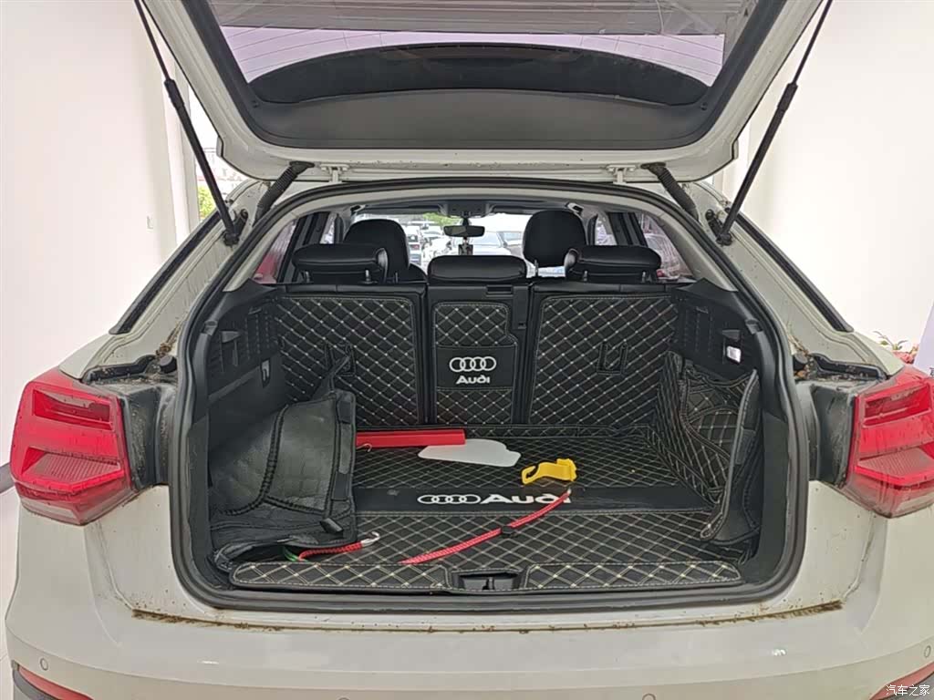 Audi Q2L, 2019 18