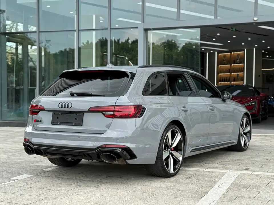 Audi RS 4