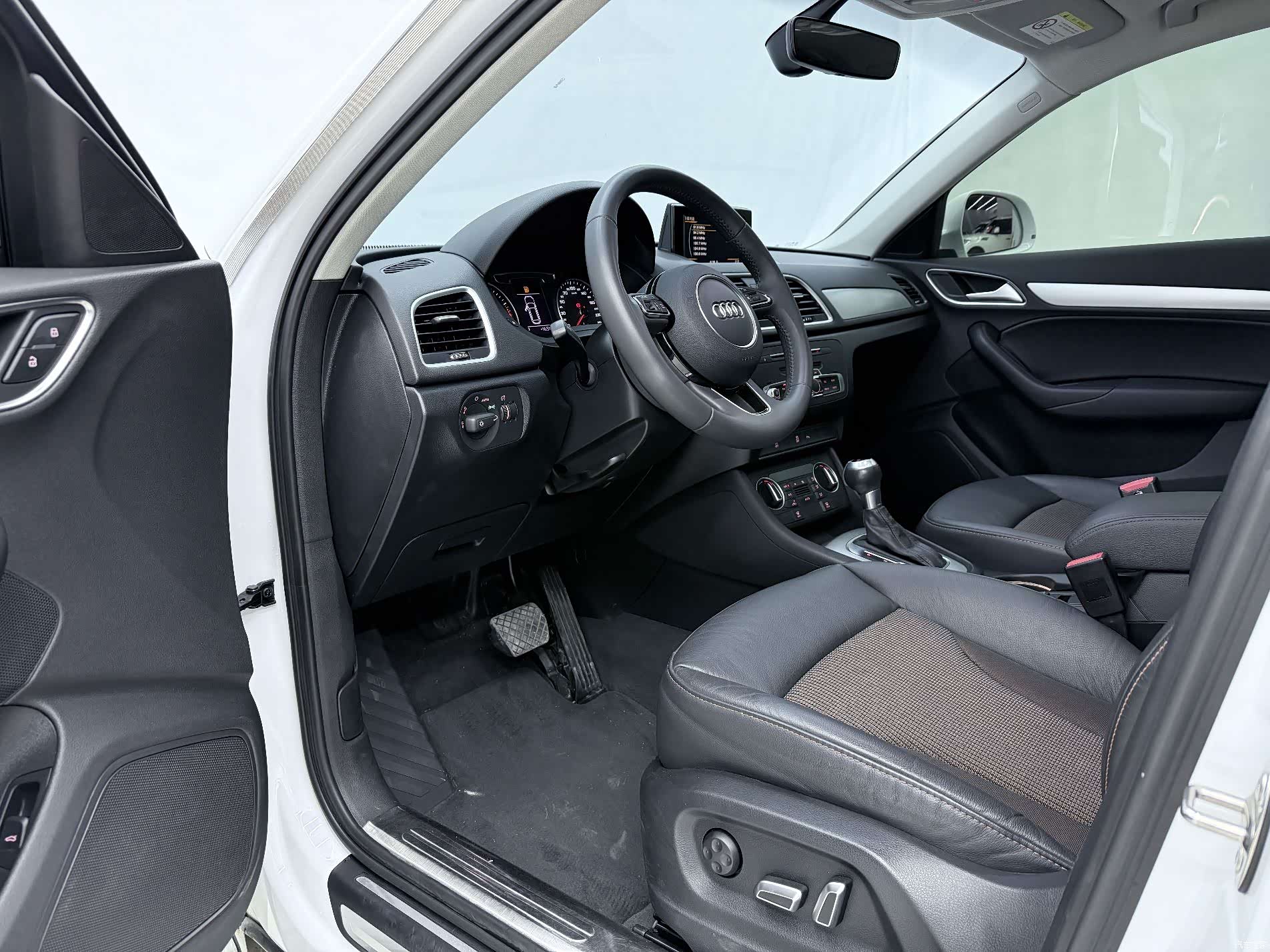 Audi Q3, 2018 6
