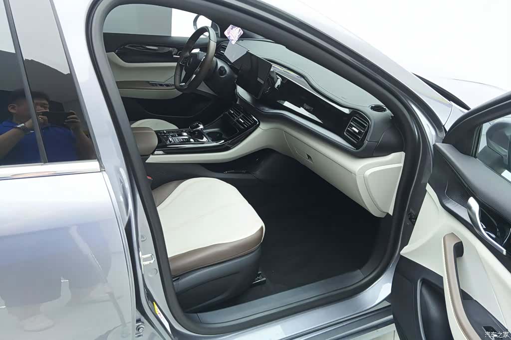 BYD Qin, 2024 8