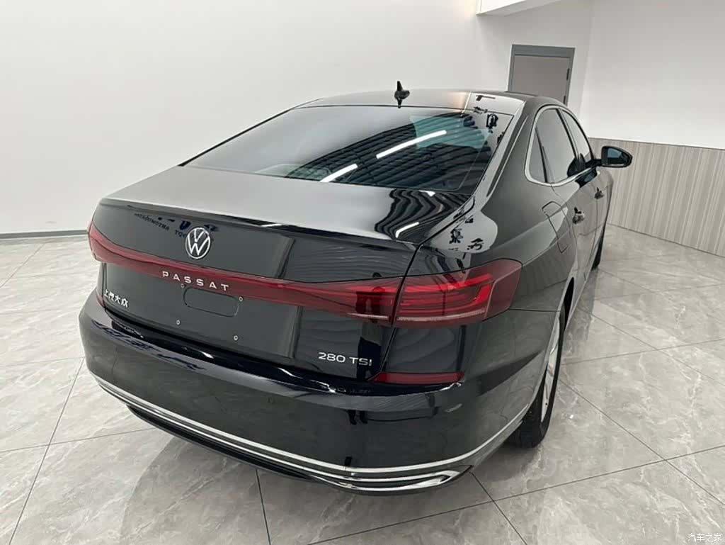 Volkswagen Passat, 2023 4