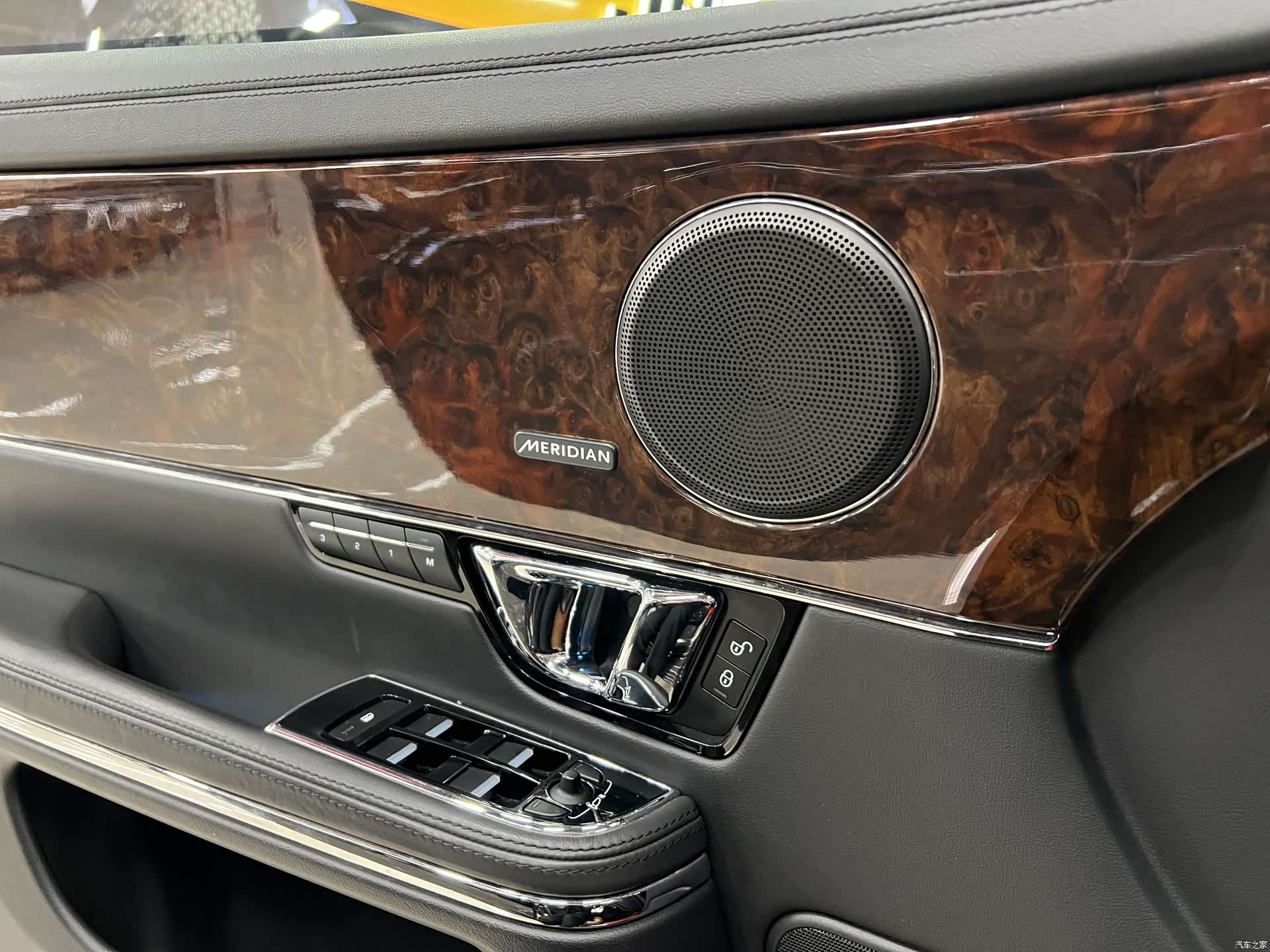 Jaguar XJ, 2014 13