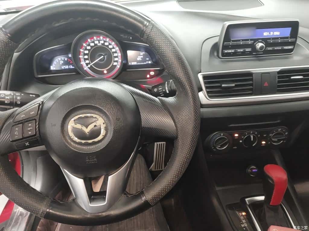 Mazda Mazda3, 2016 10