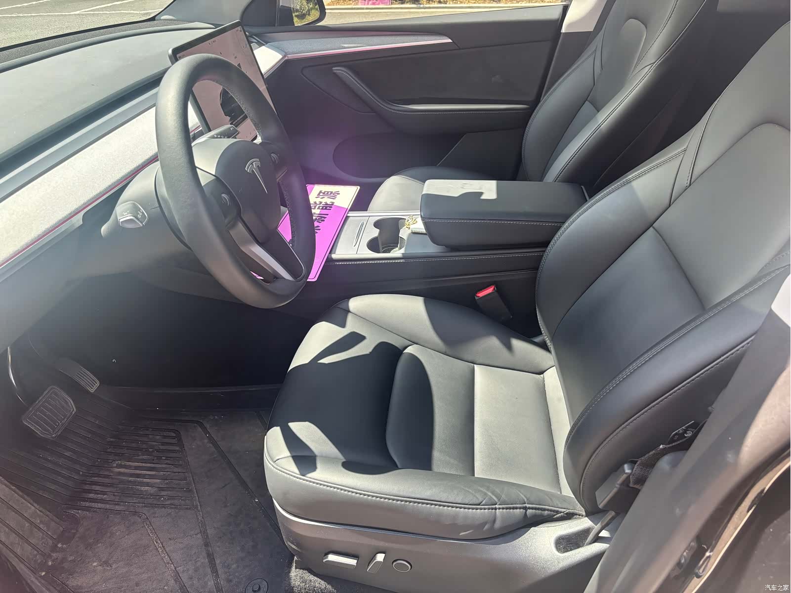 Tesla Model Y, 2023 4