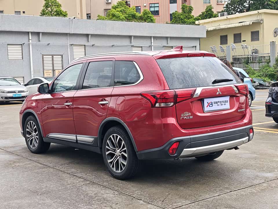 Mitsubishi Outlander