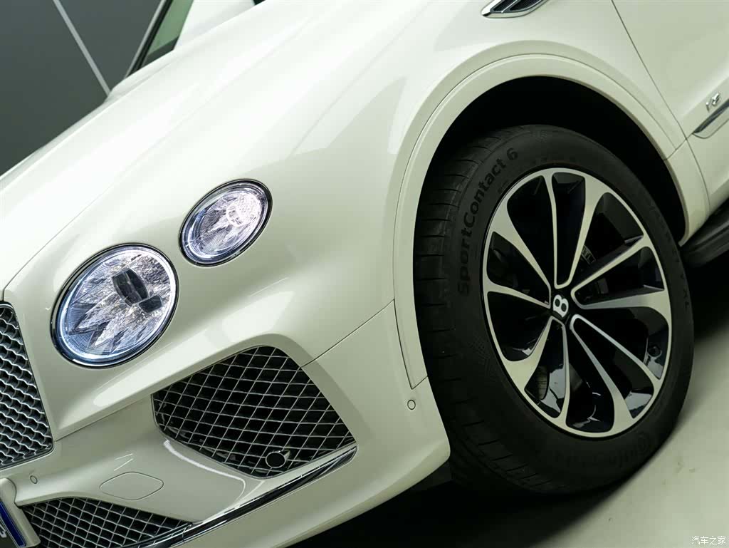 Bentley Bentayga, 2020 3