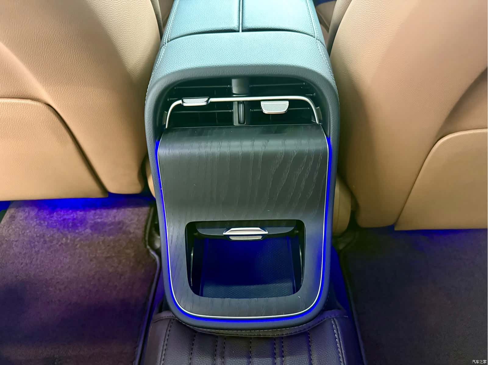 Mercedes-Benz E-Class, 2024 15