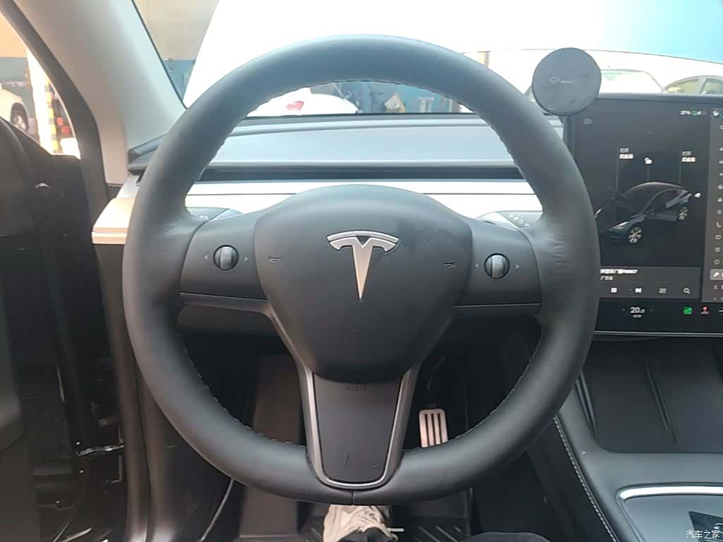 Tesla Model Y, 2021 11