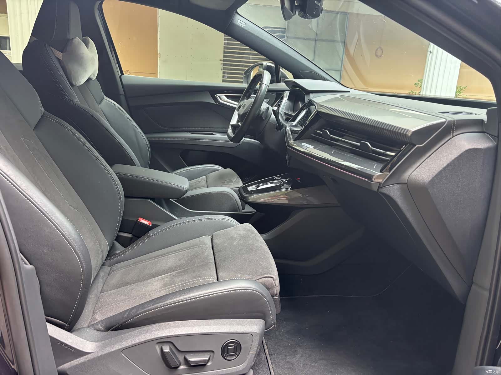 Audi Q4 e-tron, 2023 8