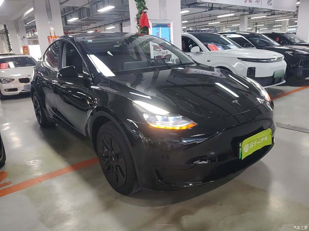 Tesla Model Y, 2023 4