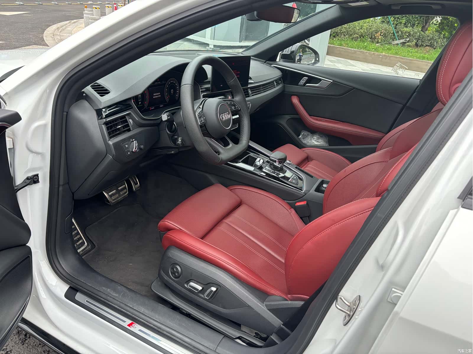 Audi A4L, 2025 все фото