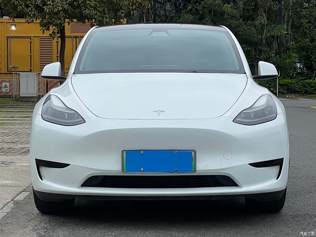 Tesla Model Y, 2022 2