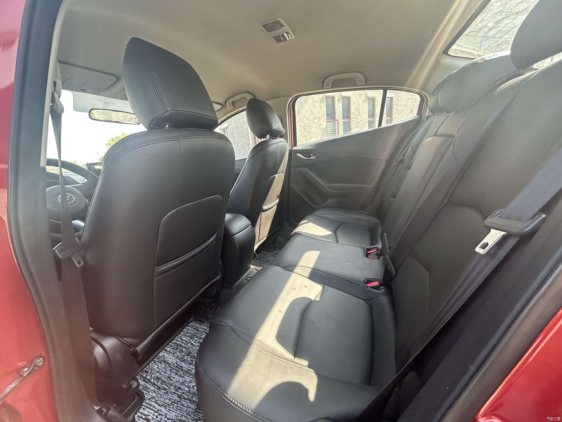 Mazda Mazda3, 2015 6