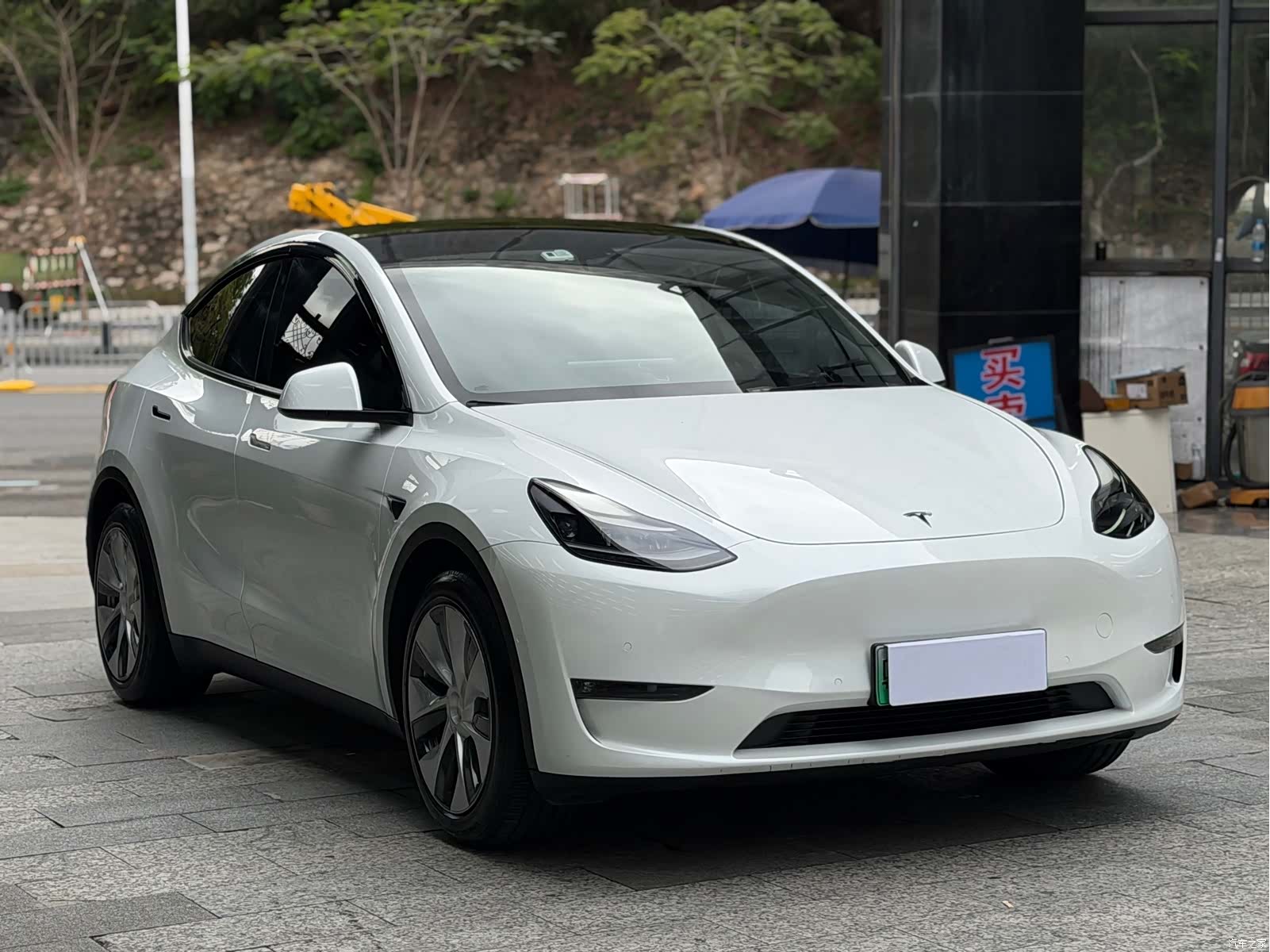 Tesla Model Y, 2021 3