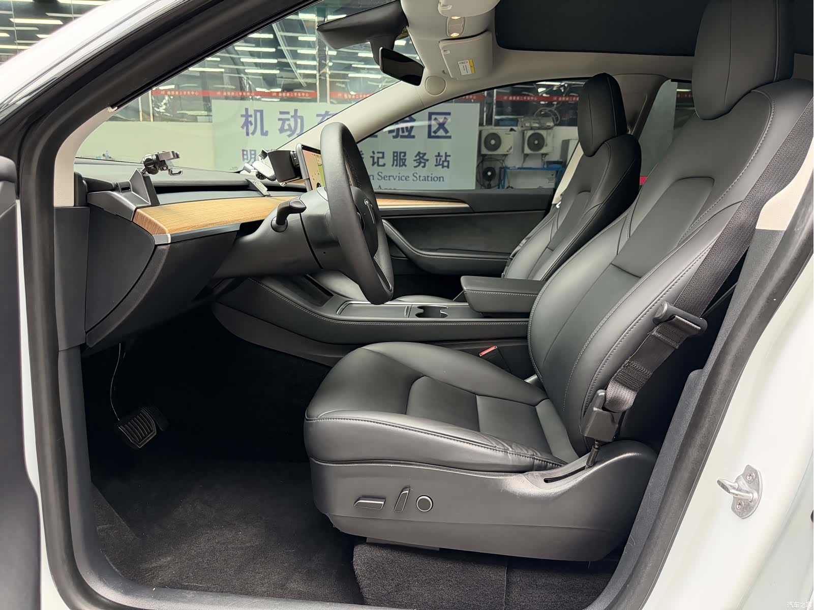 Tesla Model Y, 2021 4
