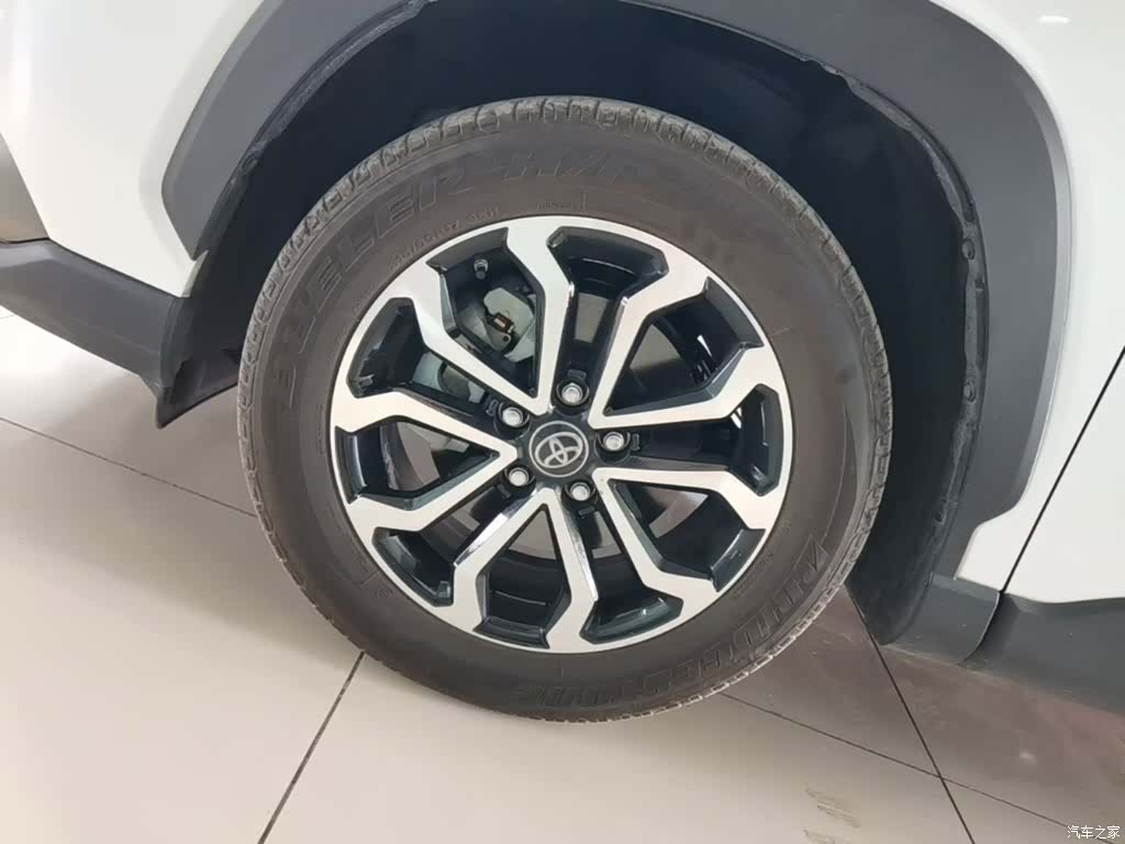 Toyota Frontlander, 2023 23