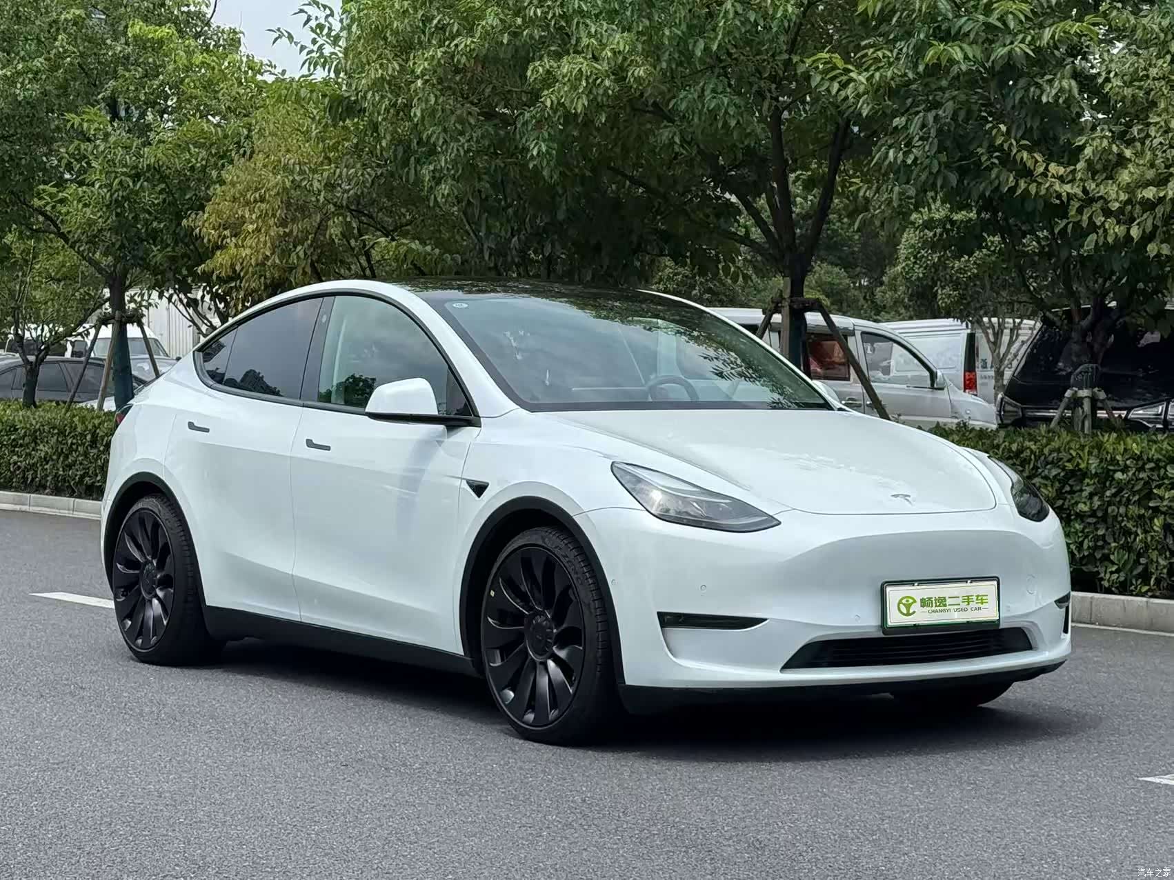 Tesla Model Y, 2023 4