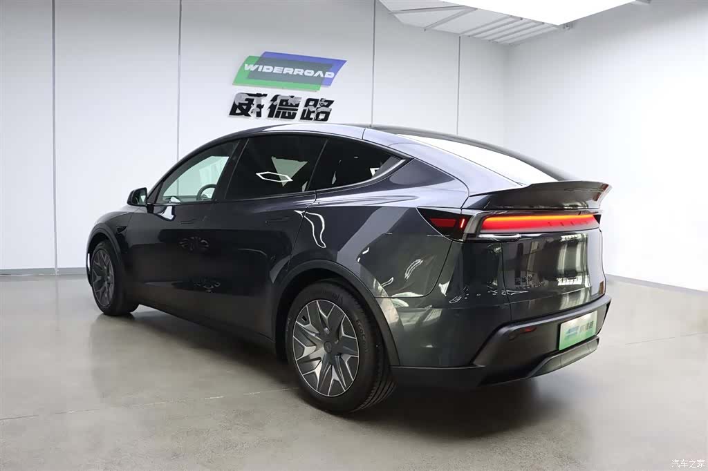 Tesla Model Y, 2026 6