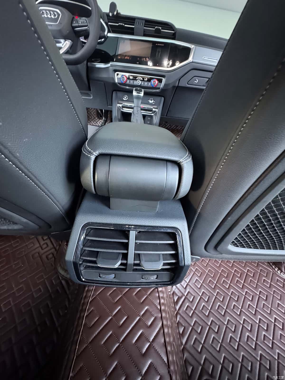 Audi Q3, 2022 11