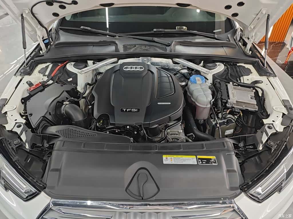 Audi A4L, 2018 20