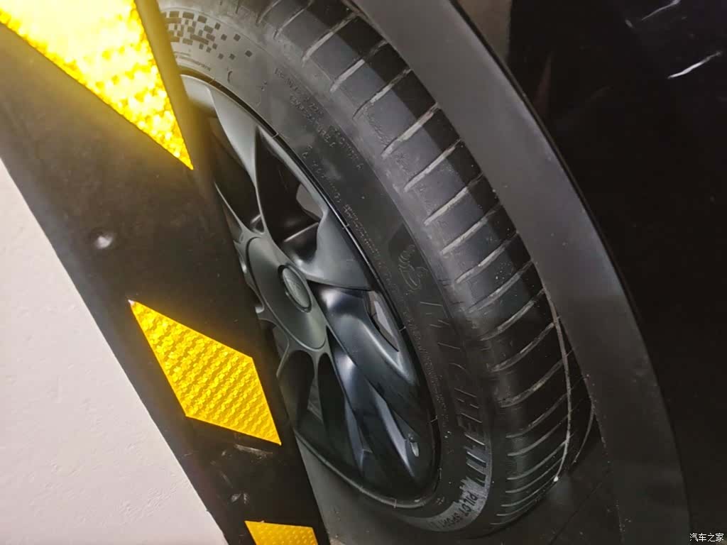 Tesla Model Y, 2022 23