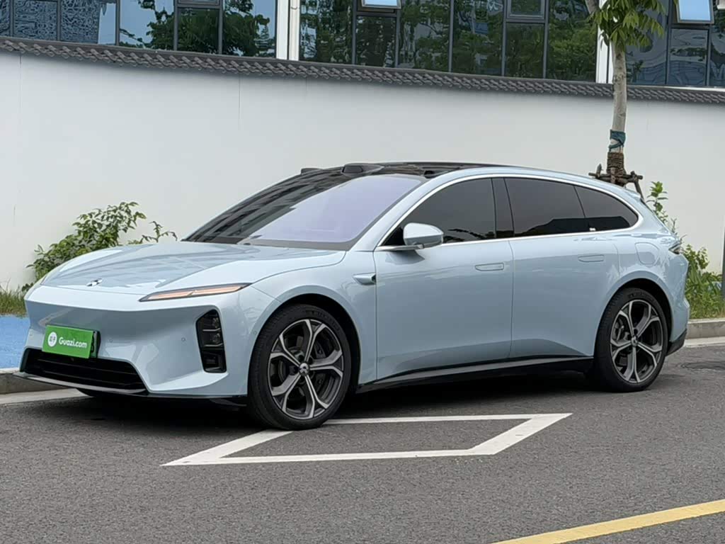 NIO ET5