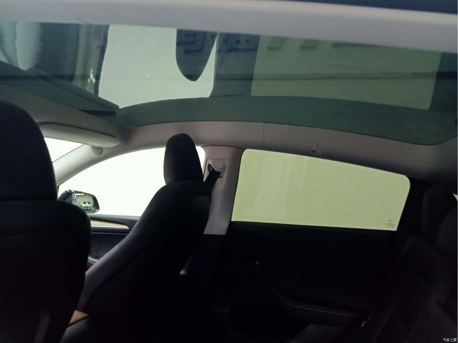 Tesla Model Y, 2023 15