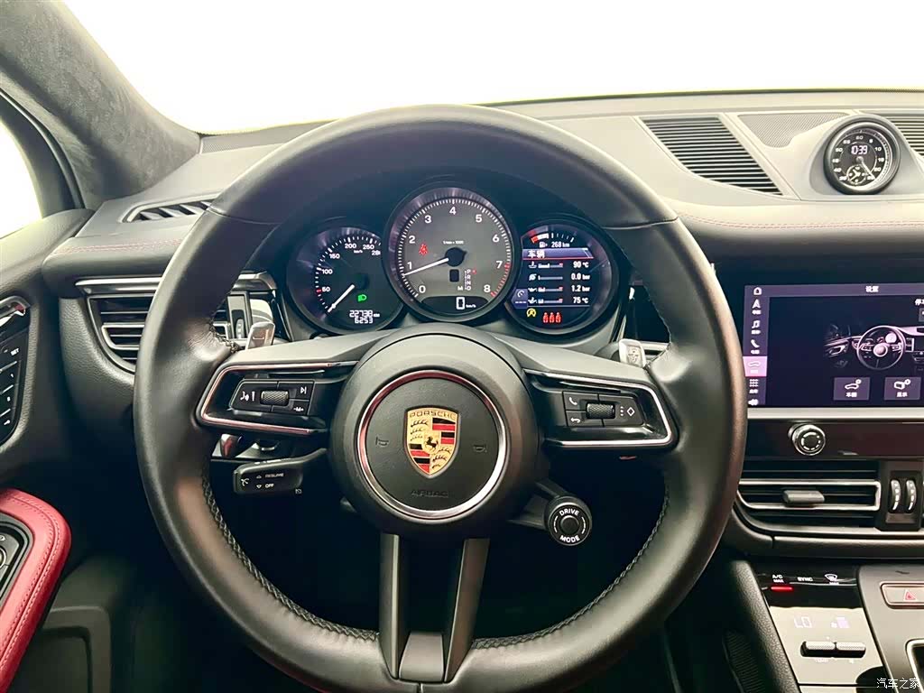 Porsche Macan, 2023 11