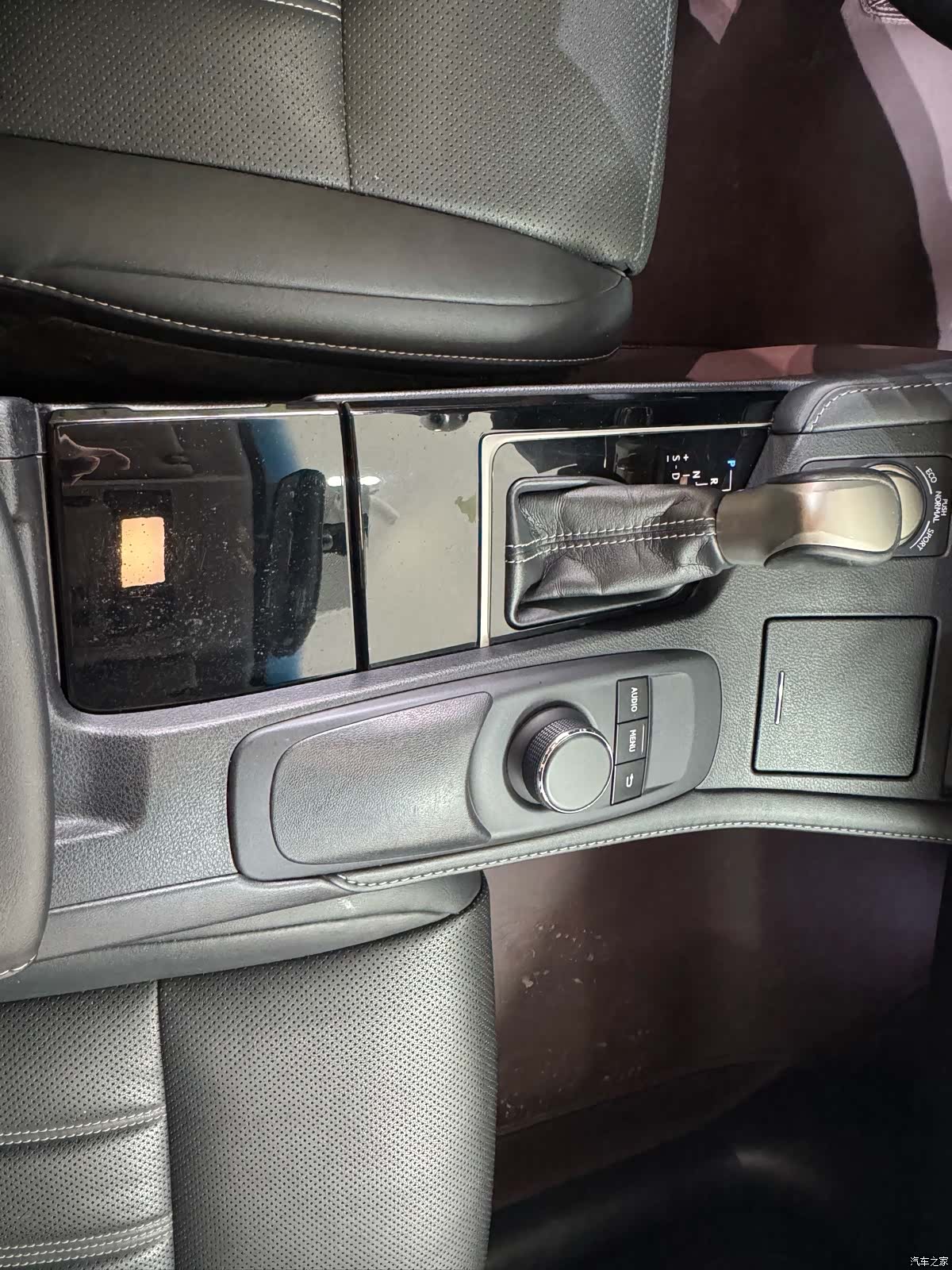 Lexus ES, 2016 10