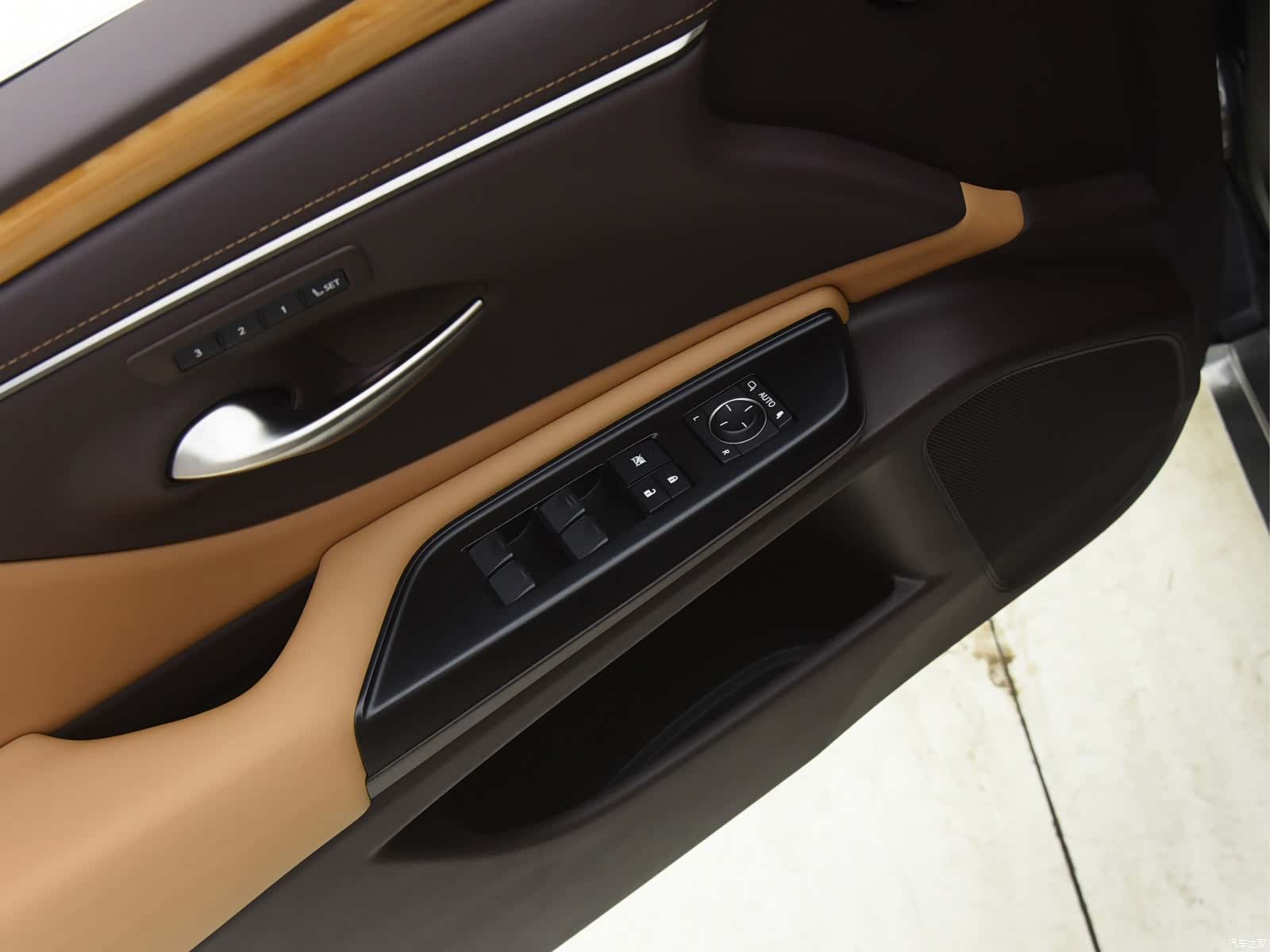 Lexus ES, 2019 11
