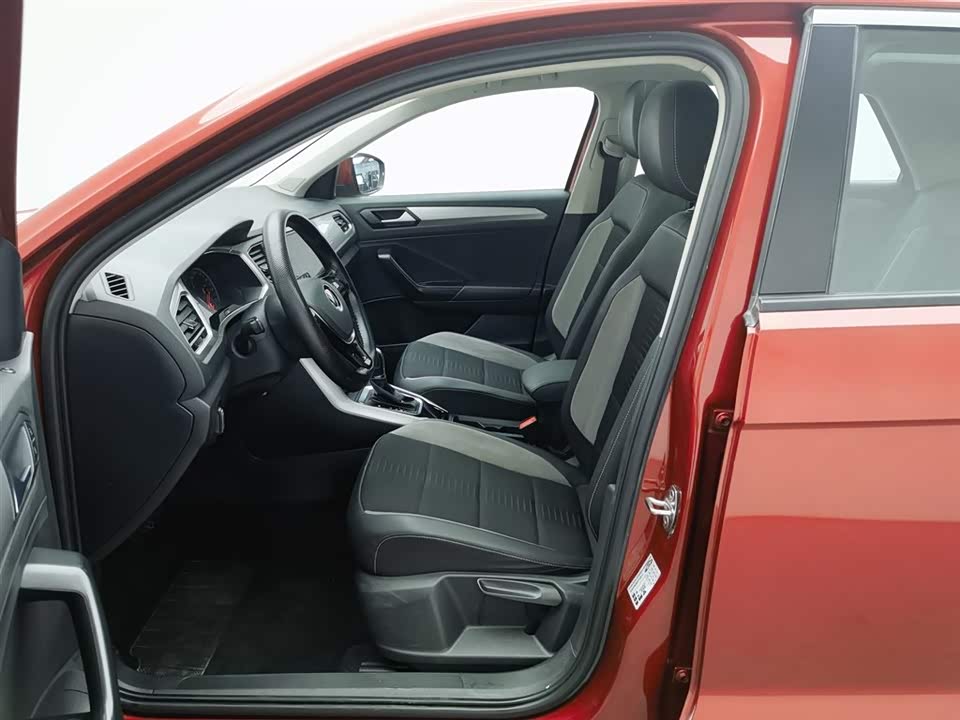 Volkswagen T-ROC exploring Songs