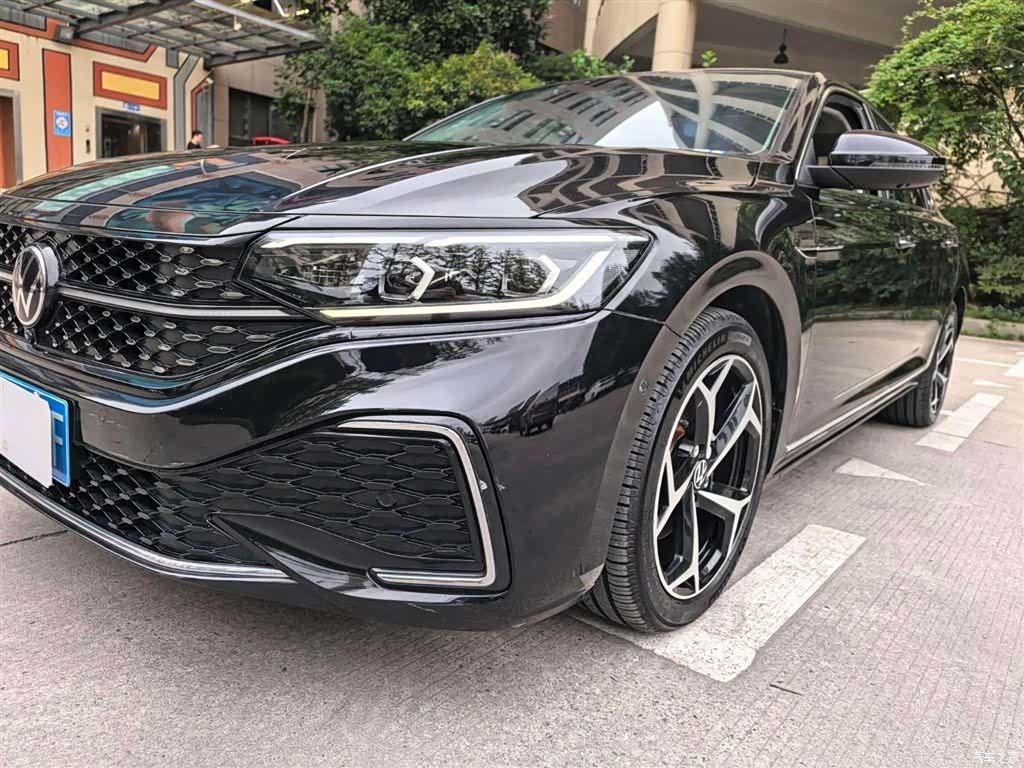 Volkswagen Passat, 2022 4