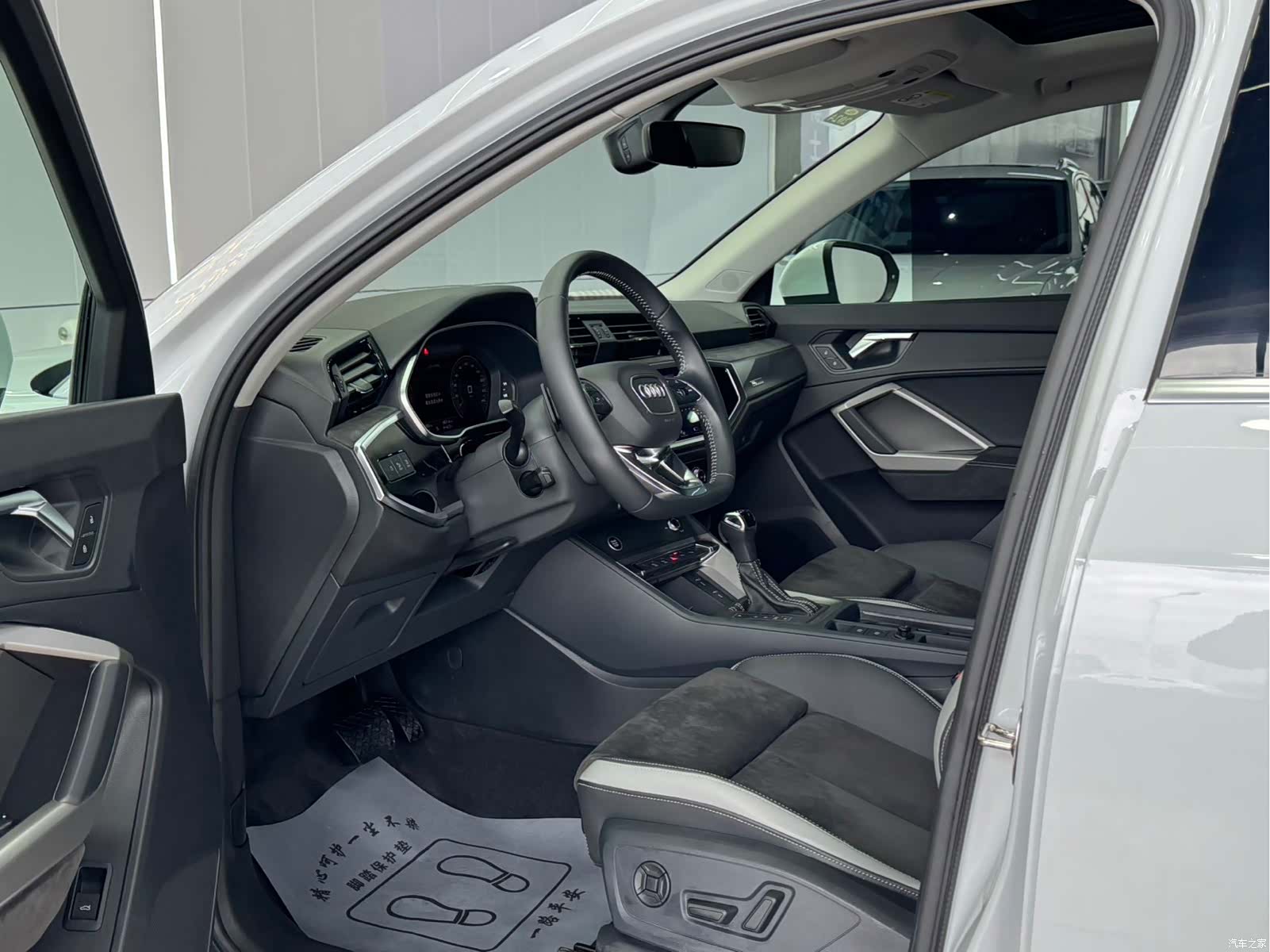 Audi Q3, 2022 4
