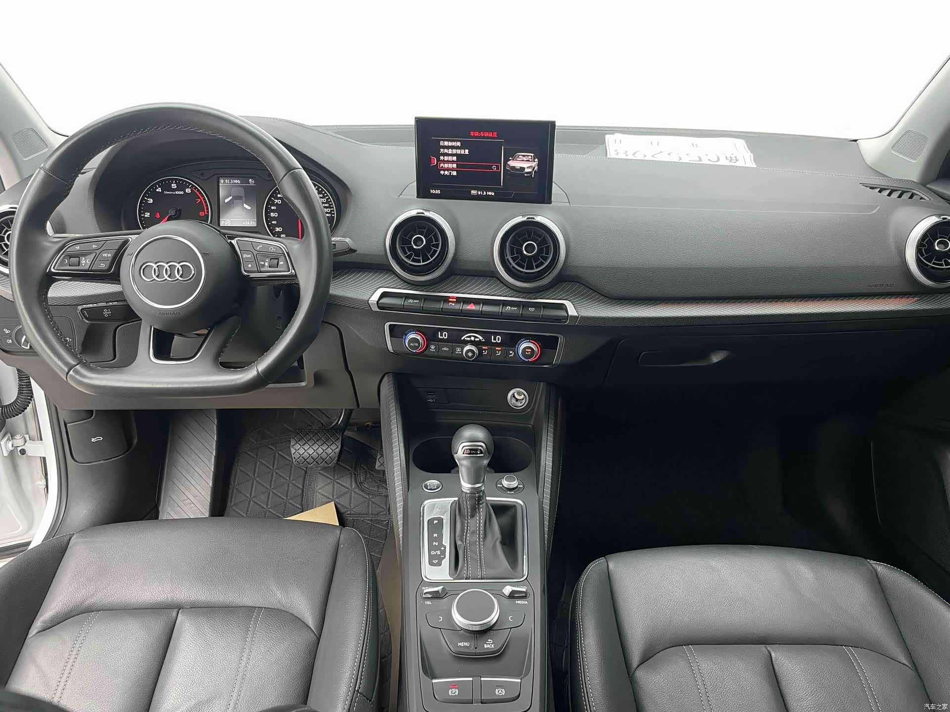 Audi Q2L, 2023 7