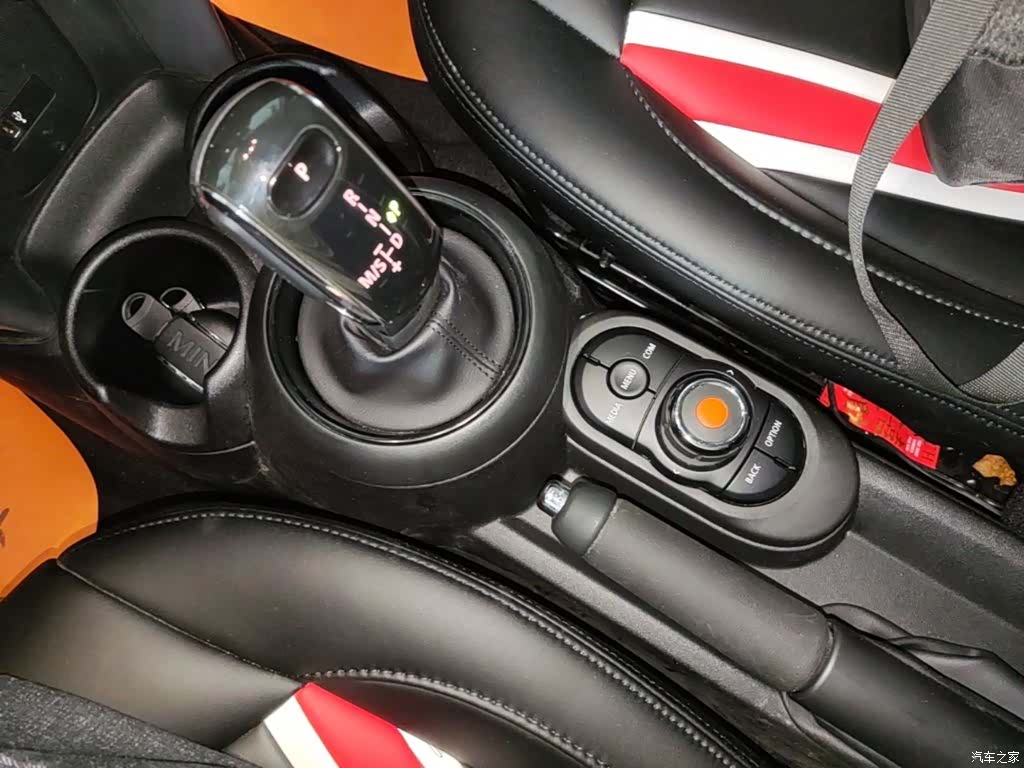 Mini ONE, 2019 14